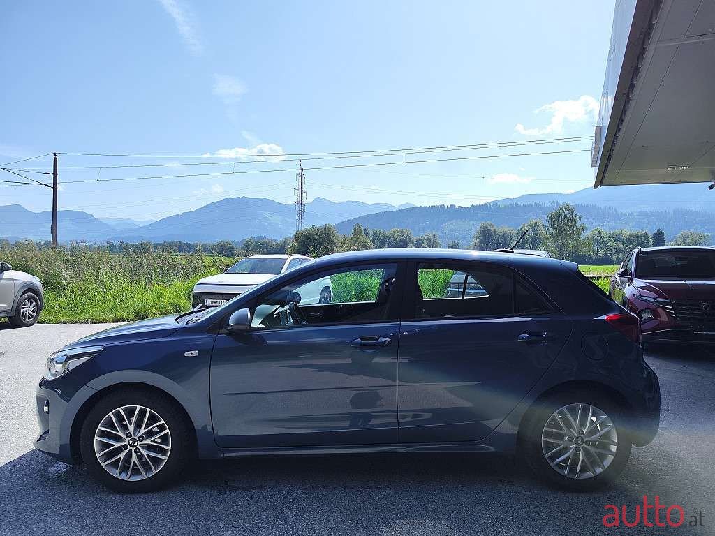 2019' Kia Rio photo #4