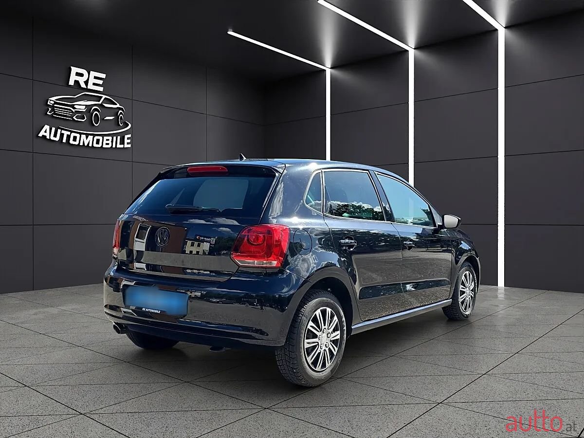 2013' Volkswagen Polo photo #5