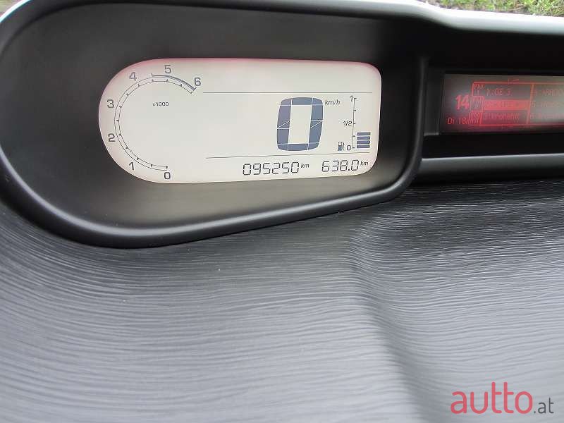 2012' Citroen C3 Picasso photo #6