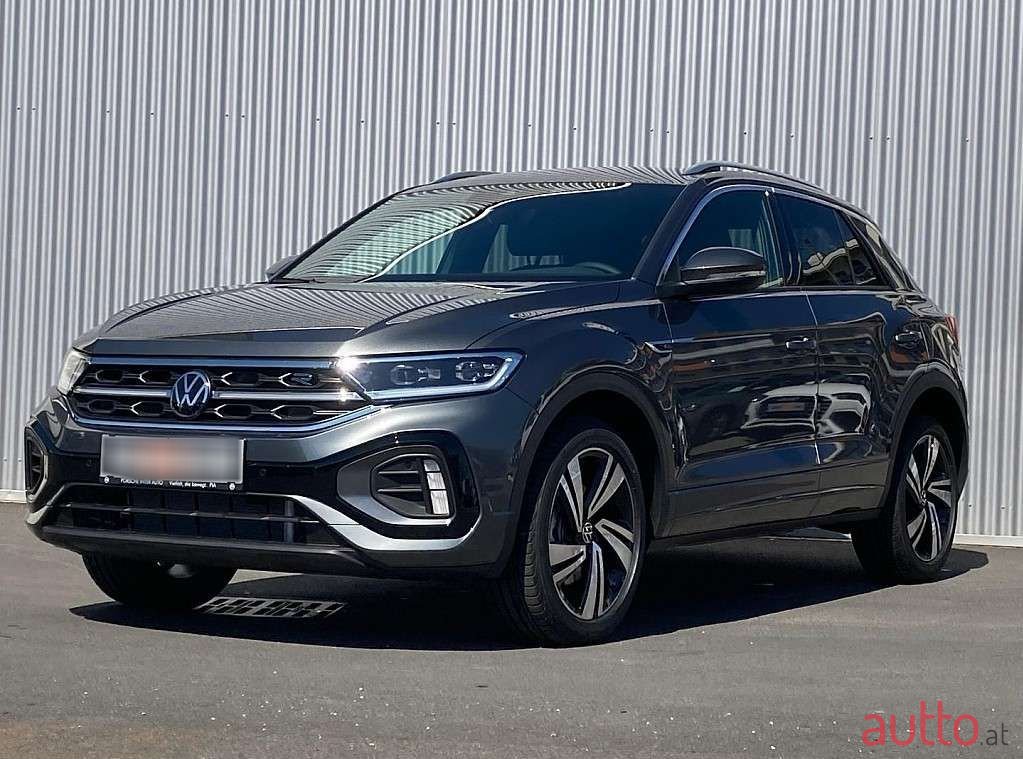 2023' Volkswagen T-Roc photo #1