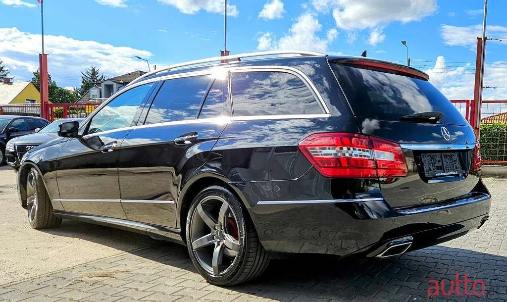 2012' Mercedes-Benz E-Klasse photo #4