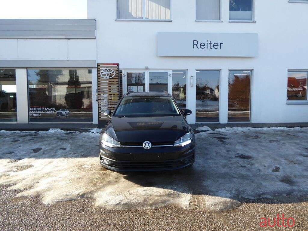 2020' Volkswagen Golf photo #1