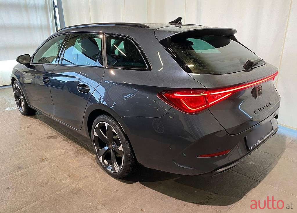 2023' Cupra Leon photo #3