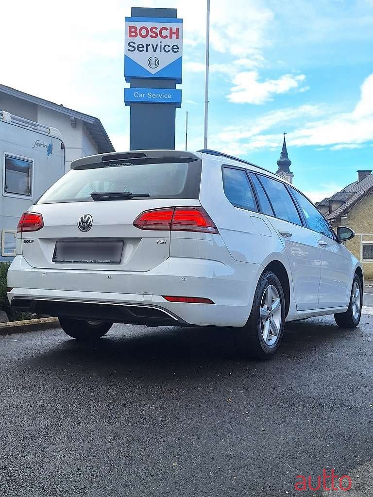 2018' Volkswagen Golf photo #5