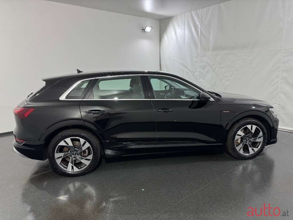 2022' Audi e-tron photo #4