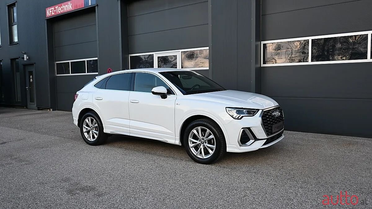 2020' Audi Q3 photo #2