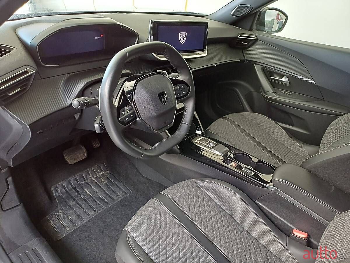 2023' Peugeot 2008 photo #4