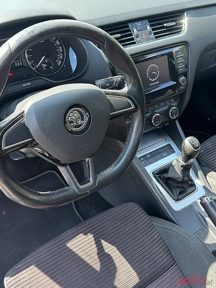 2014' Skoda Octavia photo #3