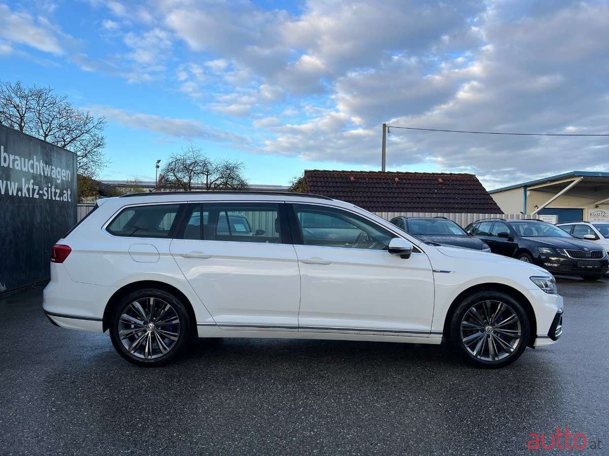 2020' Volkswagen Passat photo #2