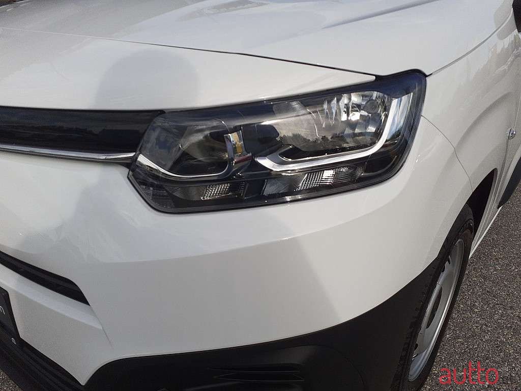 2023' Toyota ProAce photo #2