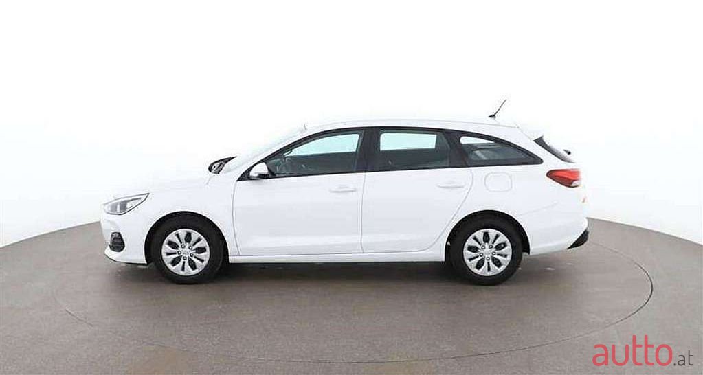 2020' Hyundai i30 photo #5