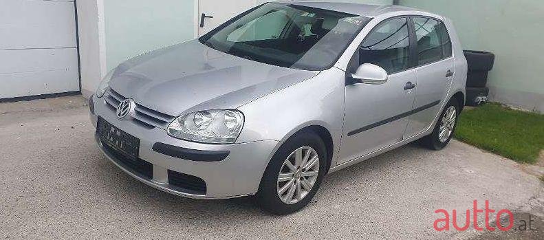 2004' Volkswagen Golf photo #1