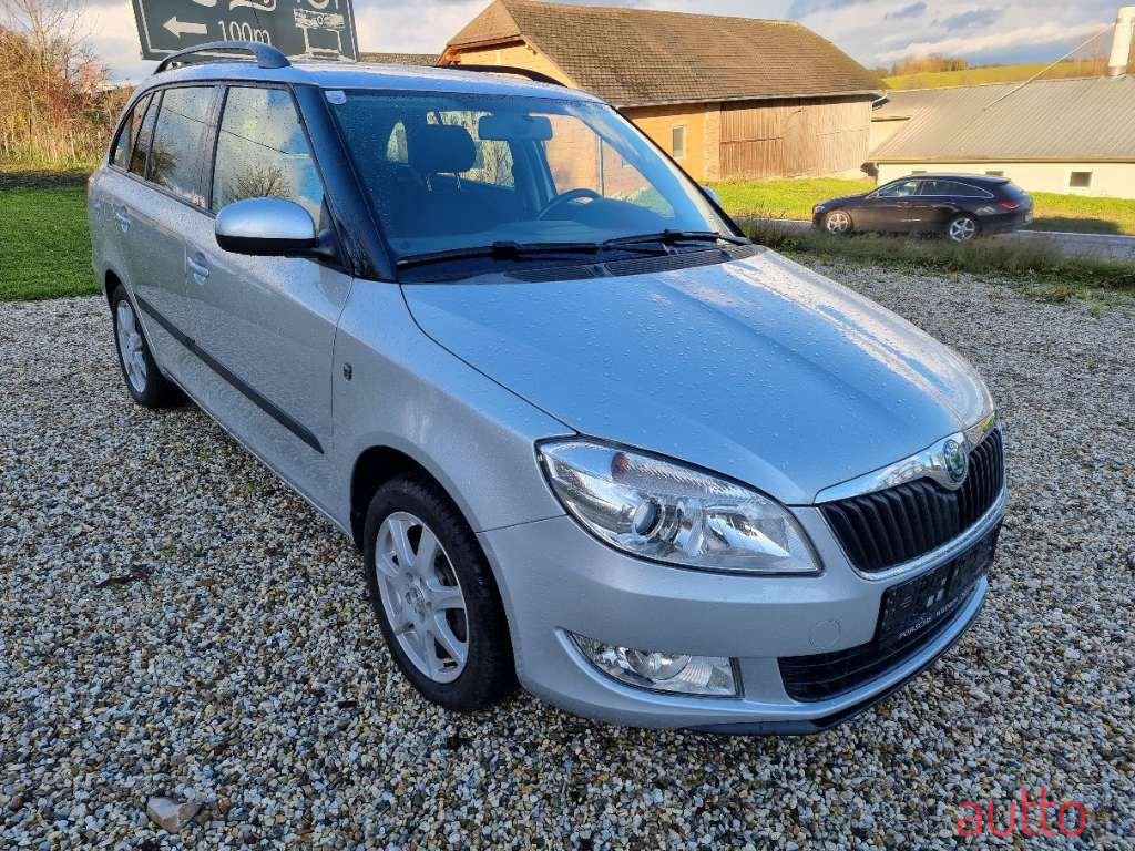 2010' Skoda Fabia photo #3