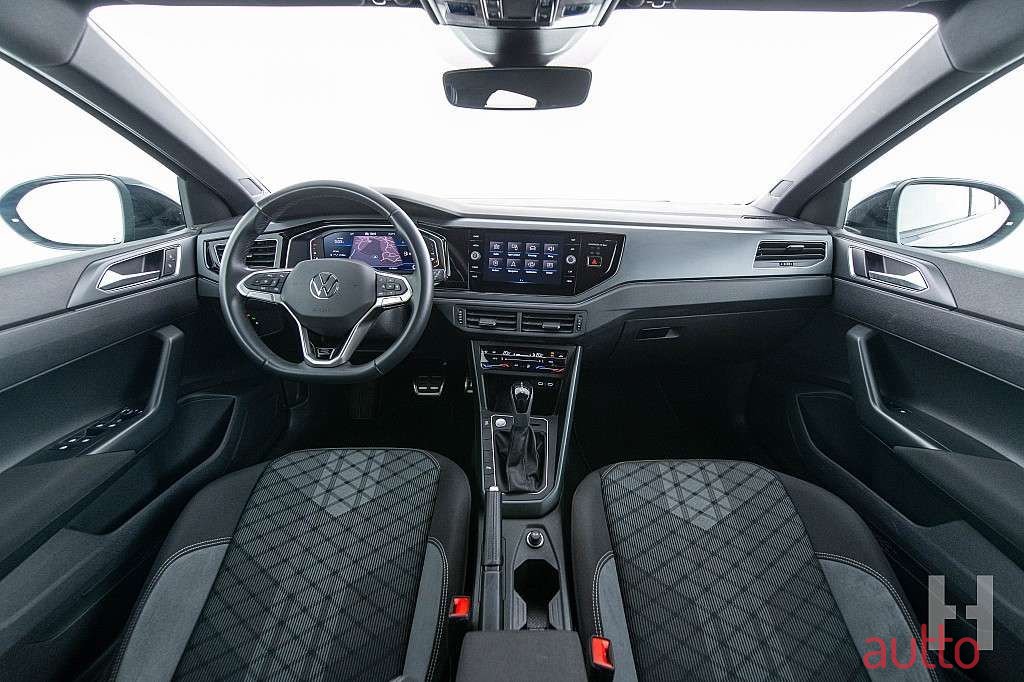 2023' Volkswagen Taigo photo #5