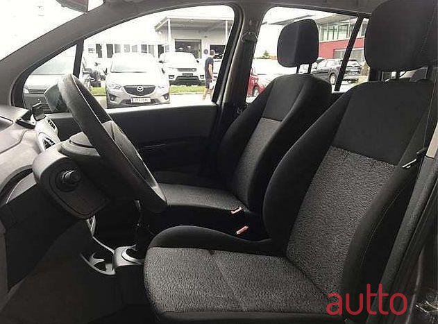 2010' Renault Modus photo #2