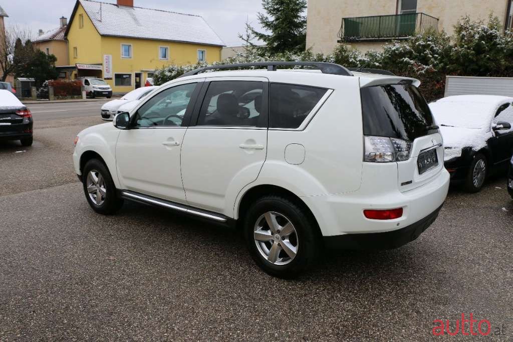 2012' Mitsubishi Outlander photo #4