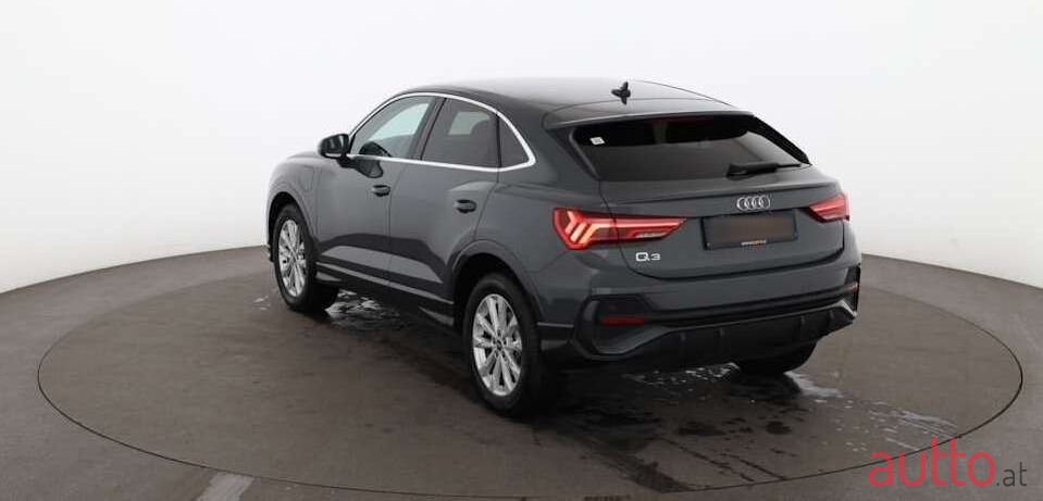 2022' Audi Q3 photo #4