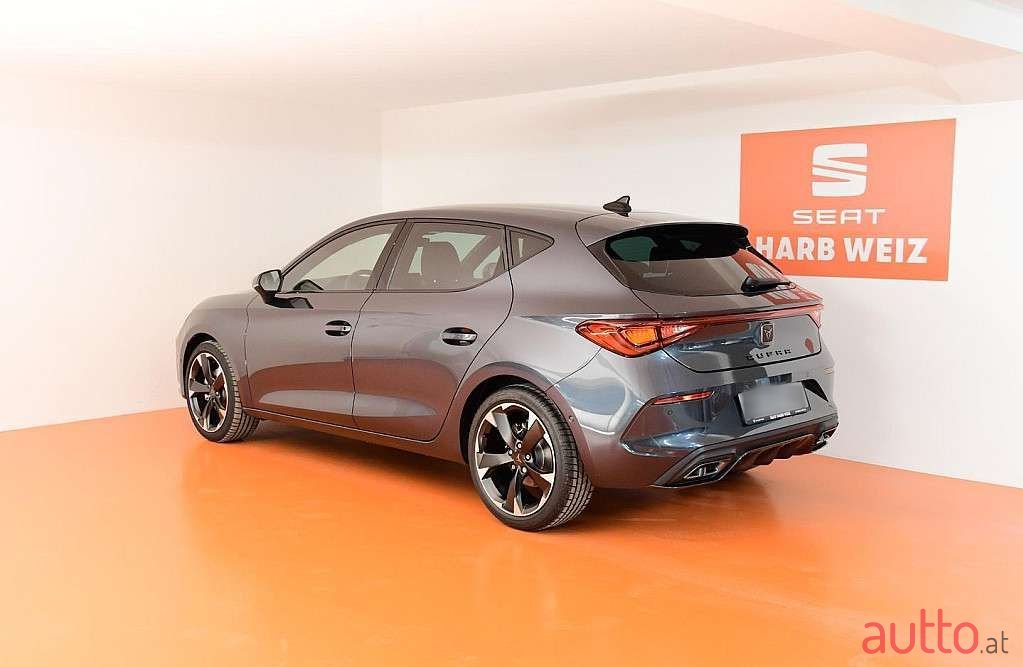 2023' Cupra Leon photo #3