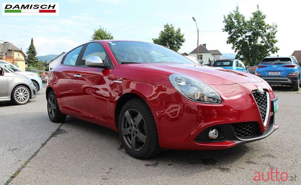 2016' Alfa Romeo Giulietta photo #3