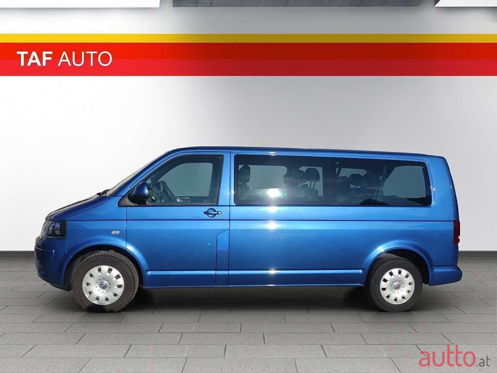 2014' Volkswagen Caravelle photo #4