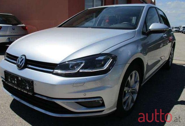 2018' Volkswagen Golf photo #2