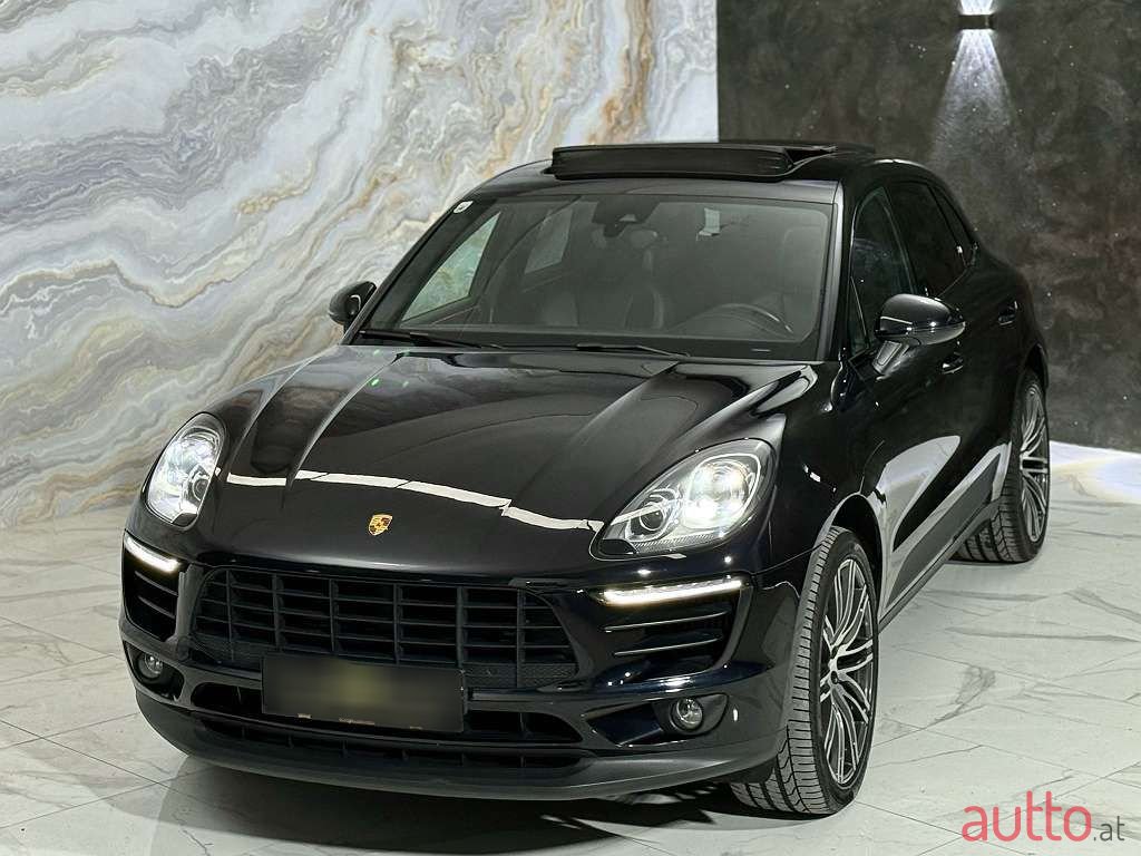2018' Porsche Macan photo #2