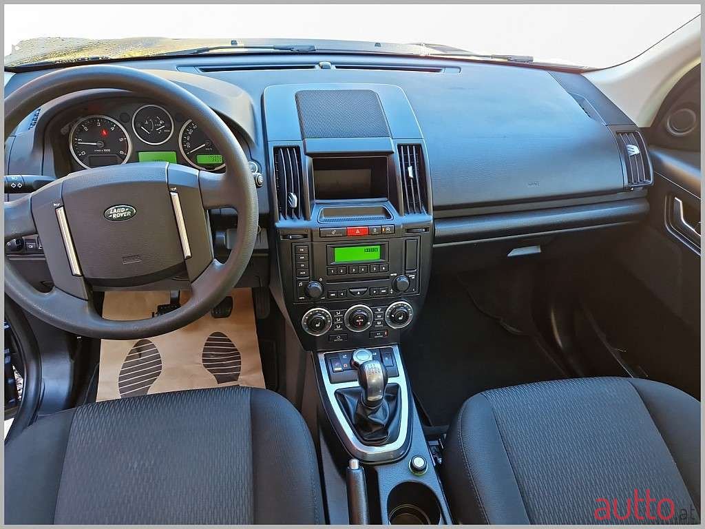 2012' Land Rover Freelander photo #4