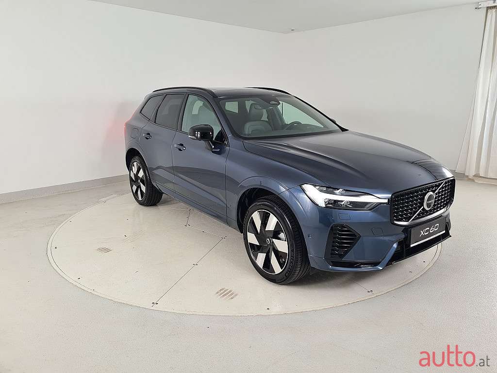 2023' Volvo XC60 photo #3