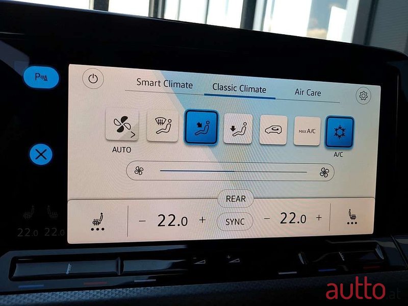 2022' Volkswagen Golf photo #5