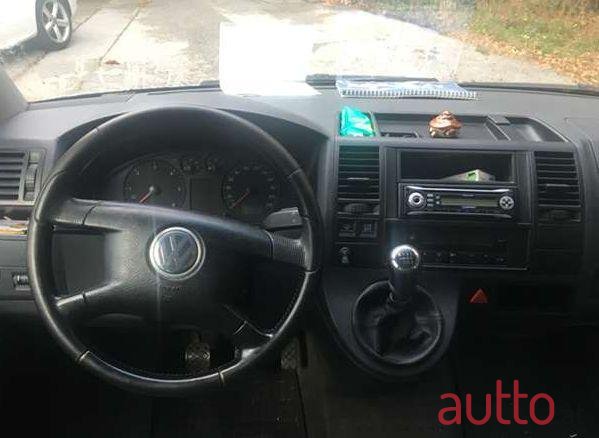 2006' Volkswagen Multivan photo #2