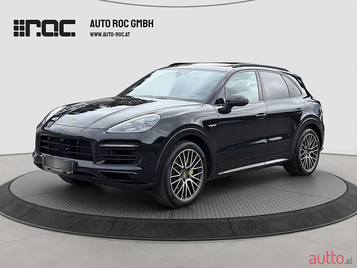 2021' Porsche Cayenne photo #1