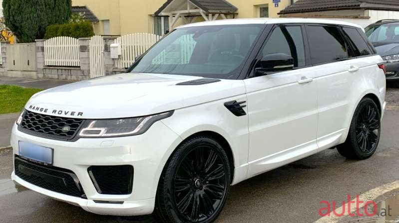 2019' Land Rover Range Rover photo #2