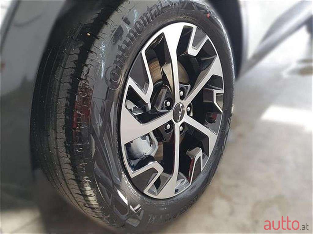 2022' Kia Sportage photo #2