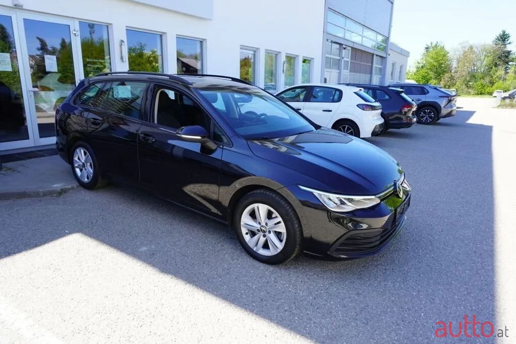2023' Volkswagen Golf photo #5