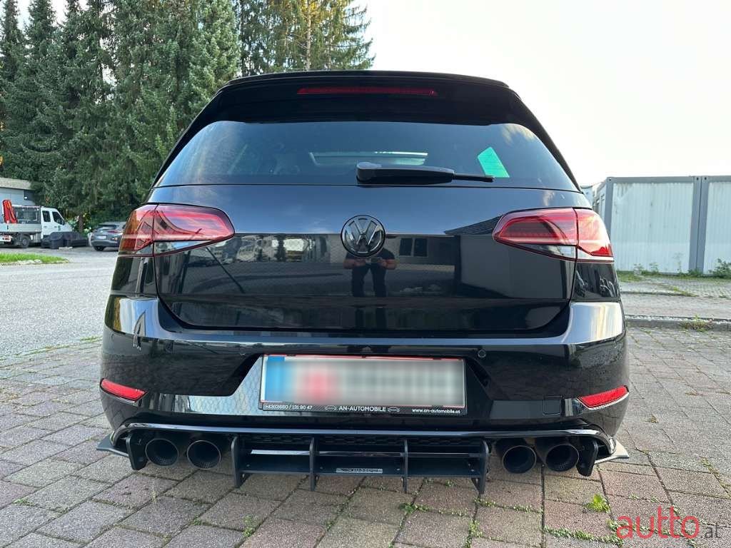 2017' Volkswagen Golf photo #4