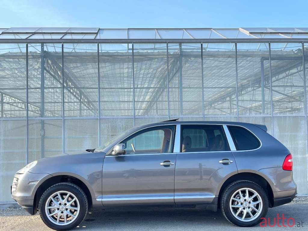 2007' Porsche Cayenne photo #3