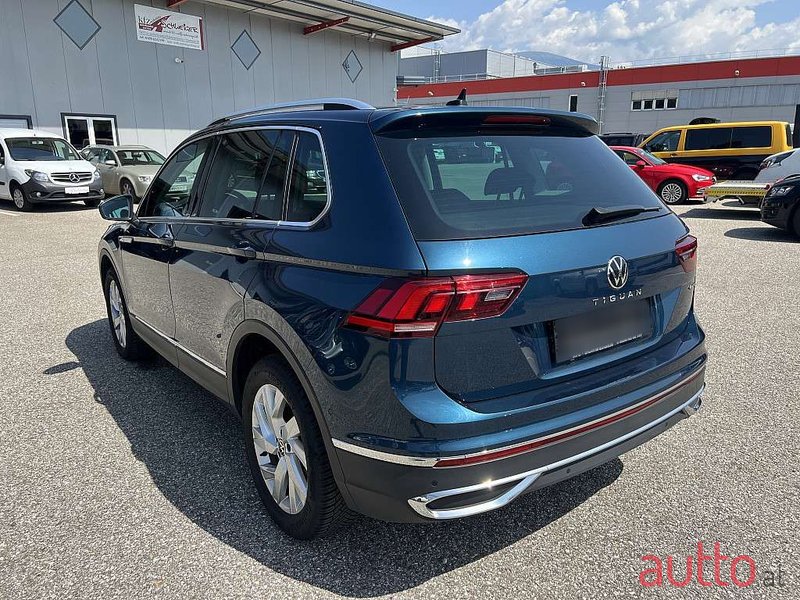 2021' Volkswagen Tiguan photo #5