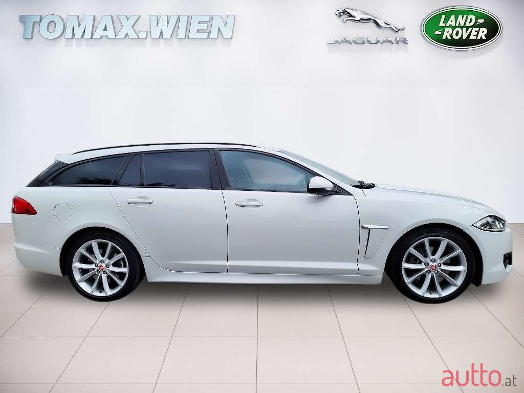 2014' Jaguar XF photo #4