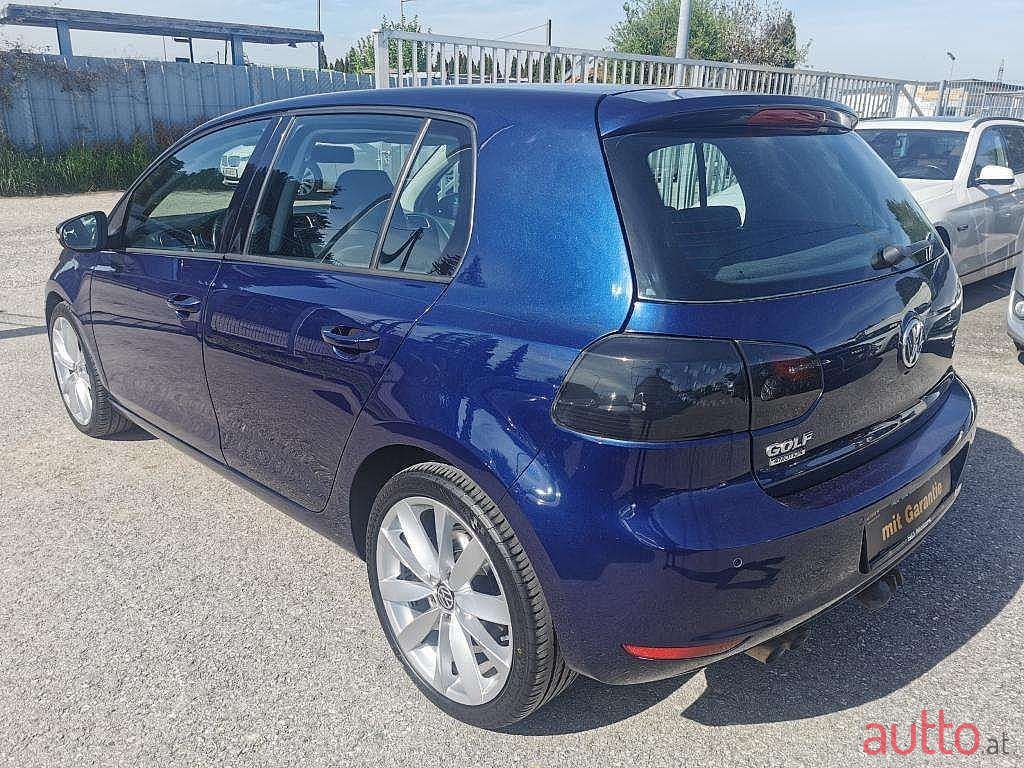 2011' Volkswagen Golf photo #6