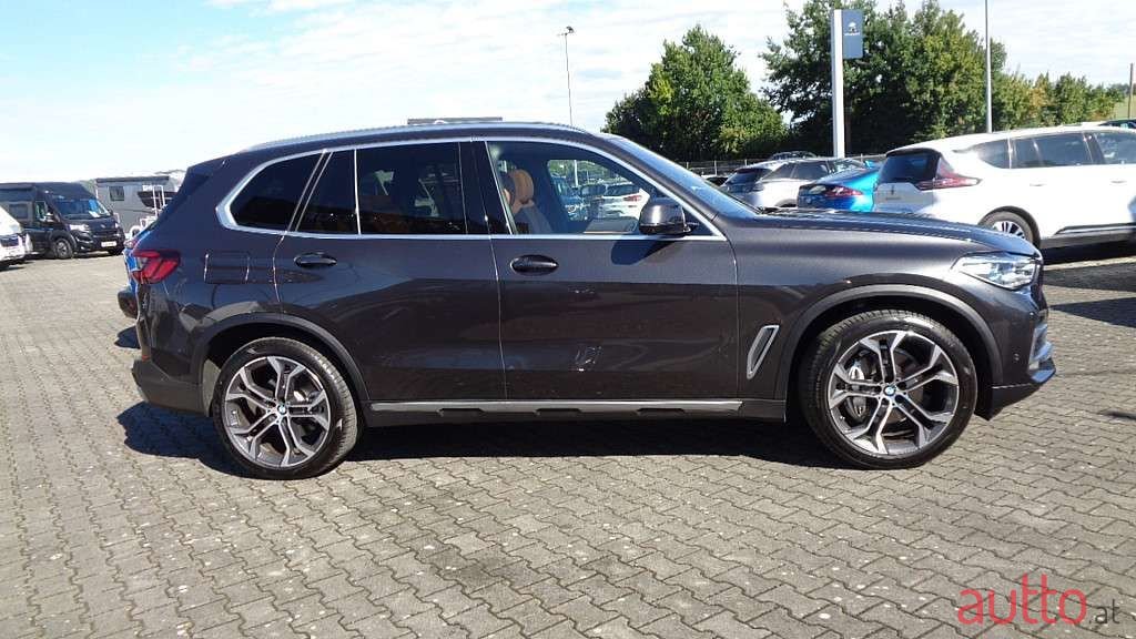 2021' BMW X5 photo #4