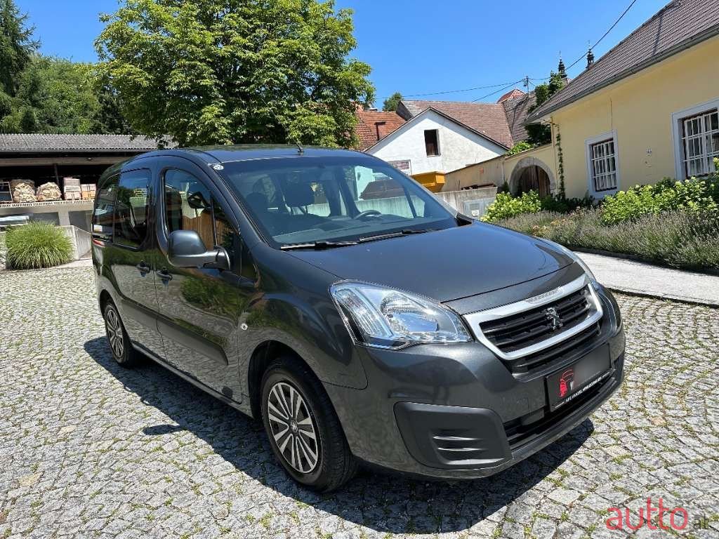 2015' Peugeot Partner photo #1