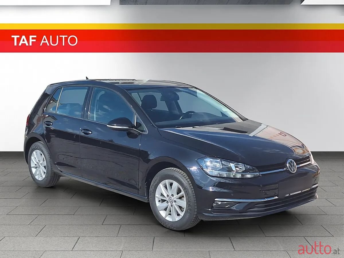 2017' Volkswagen Golf photo #1