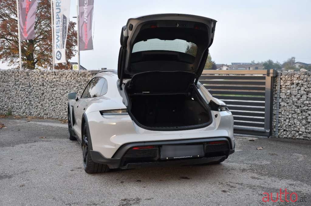 2023' Porsche Taycan photo #5