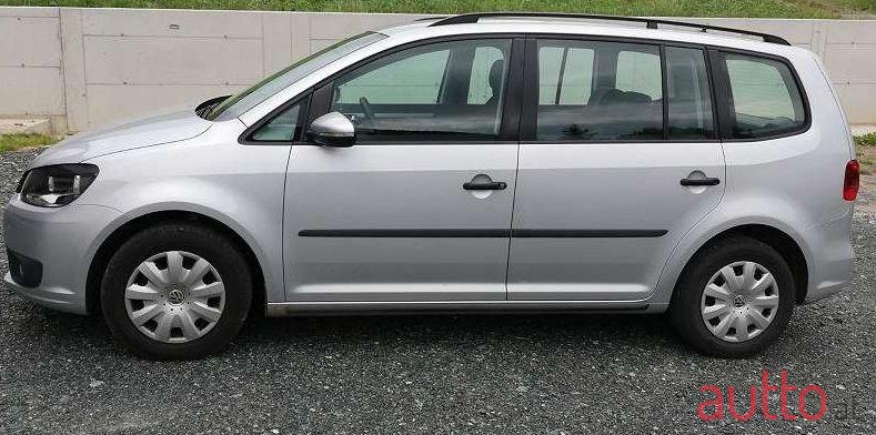 2012' Volkswagen Touran photo #1