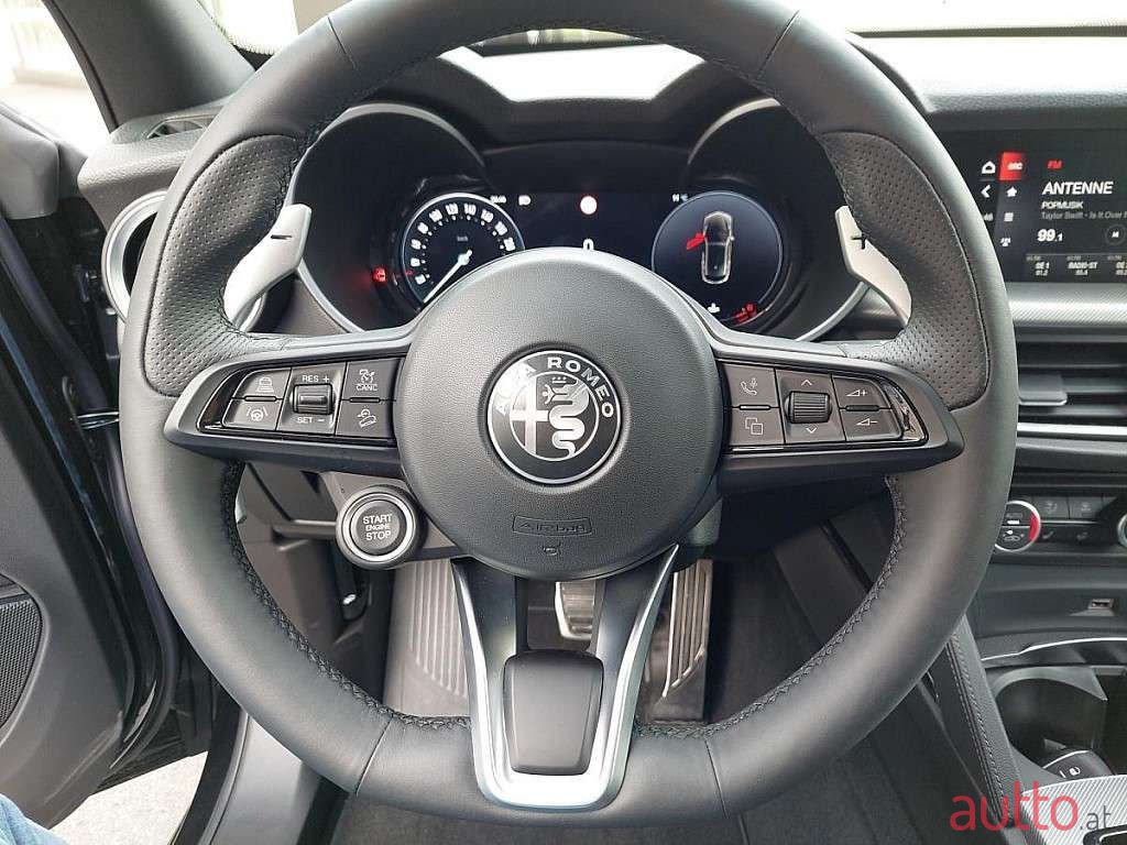 2024' Alfa Romeo Stelvio photo #6