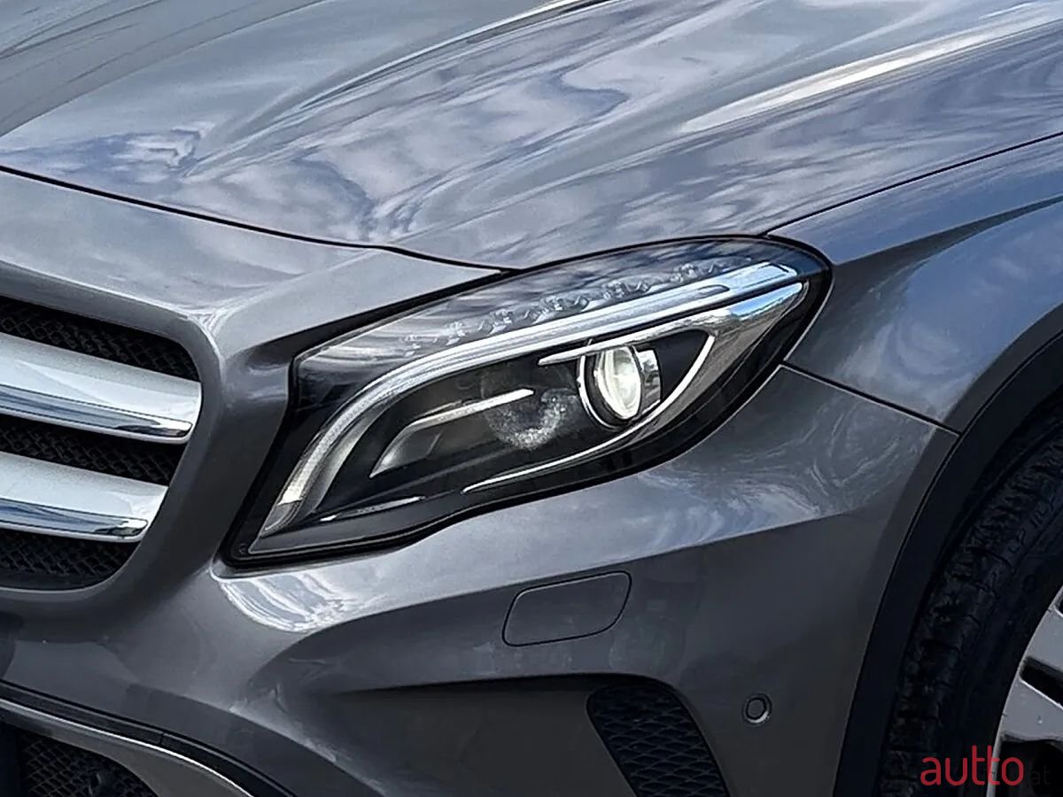 2015' Mercedes-Benz Gla-Klasse photo #5