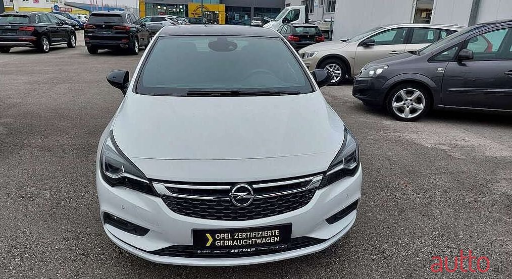2018' Opel Astra photo #2
