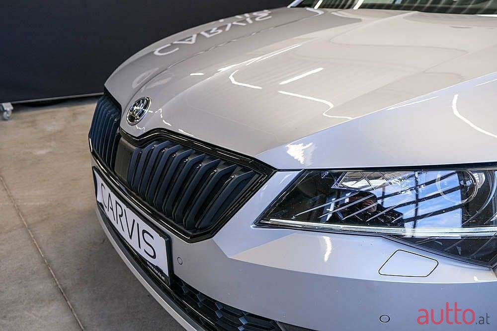 2019' Skoda Superb photo #3