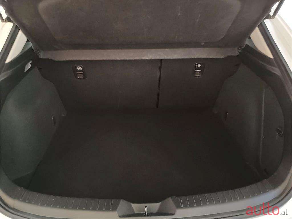 2016' Mazda Mazda3 photo #6