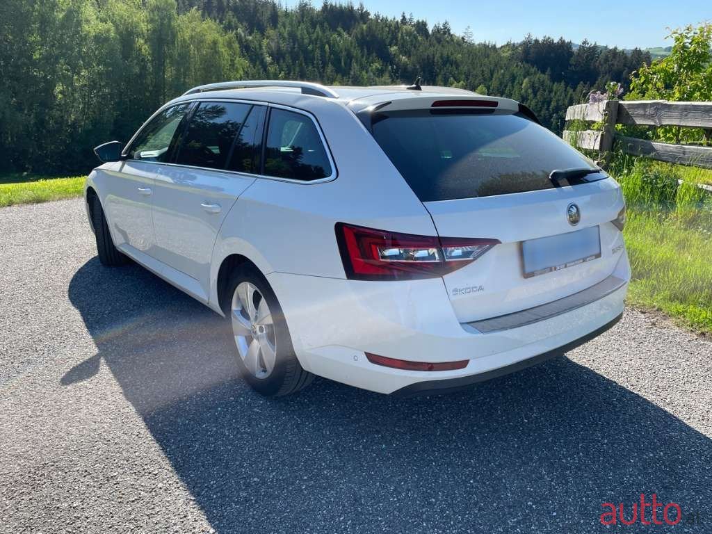 2016' Skoda Superb photo #3